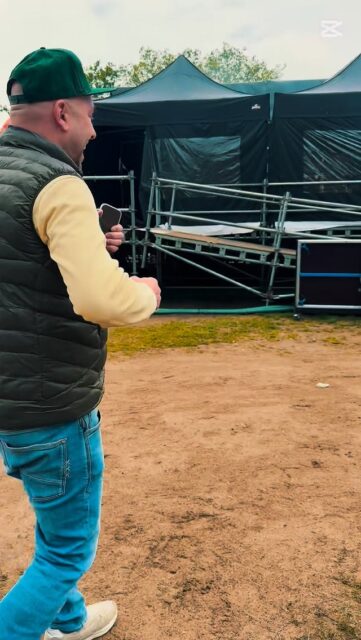 Lost Lake Festival, wat was je gezellig! 🕺🪩🤍

Het weer werkte niet helemaal mee, maar de sfeer gelukkig wel.
Iets minder druk dan gehoopt, maar wél volop genoten van de gastvrijheid, de complimenten en de fijne vibe.

Dank aan de organisatie voor de goede zorgen.
Namens de Daddies: tot de volgende. 🪩✨

@lostlake_festival 
@donnamusicbookings 
@dirkdeleeuw_ 
@alwinbarten 
@erikdegast